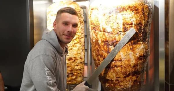 Skąd pochodzi kebab? Odkryj zaskakującą historię tej potrawy