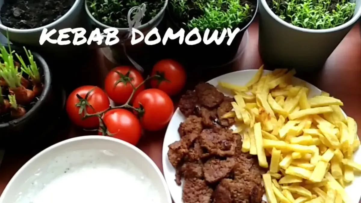 Z czego jest kebab? Odkryj składniki i różnice w polskiej wersji