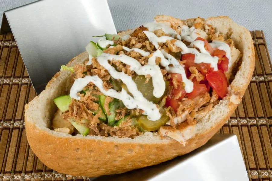 Ile kcal ma kebab w bułce? Zaskakujące różnice w kaloryczności