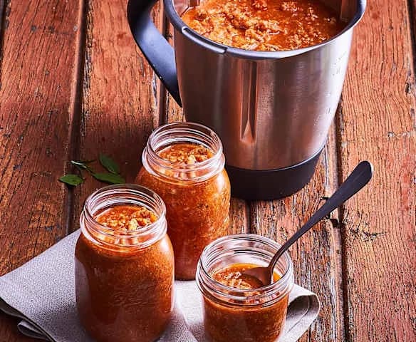 Czy można zamrozić sos z mięsem? Odkryj bezpieczne metody mrożenia